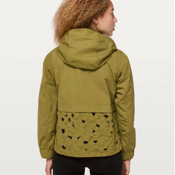 lululemon jacket graced with lace - Picture 8 of 8